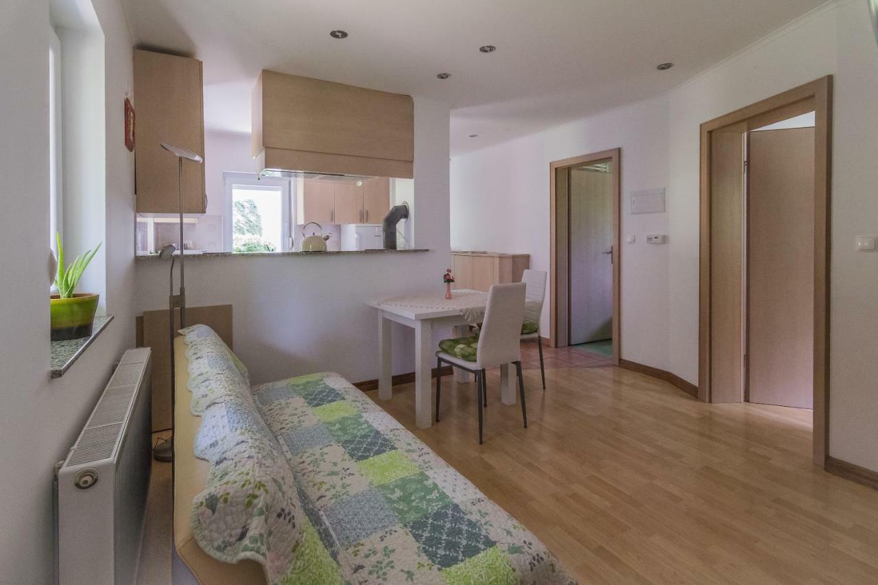 Holiday Home Neokrnjena Narava Sevnica Ngoại thất bức ảnh